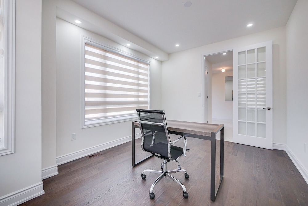 Executive House photo 2