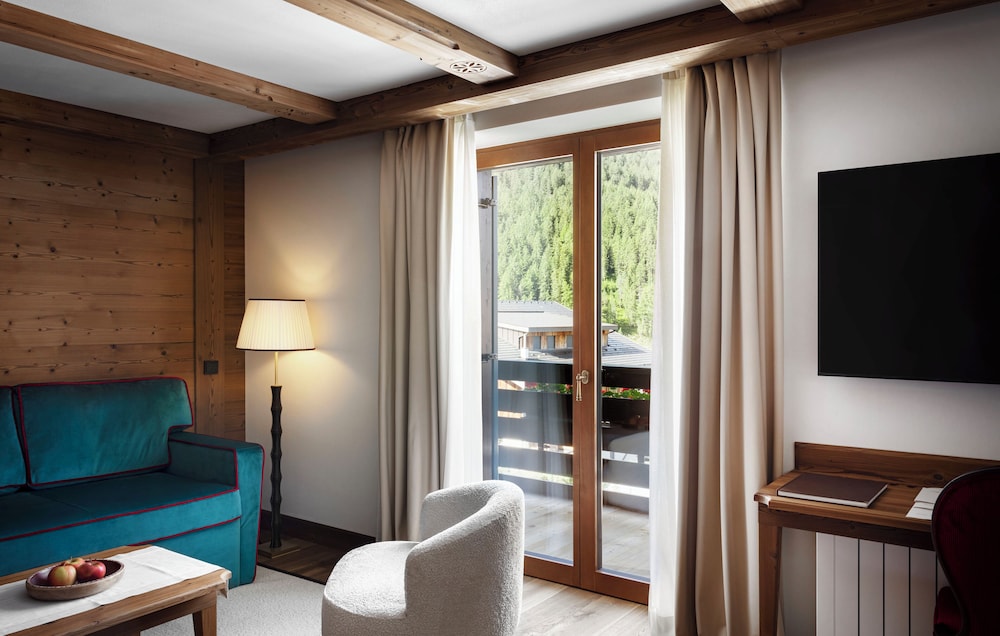 Standard Suite, Multiple Bed (Junior Suite) - Photo 3