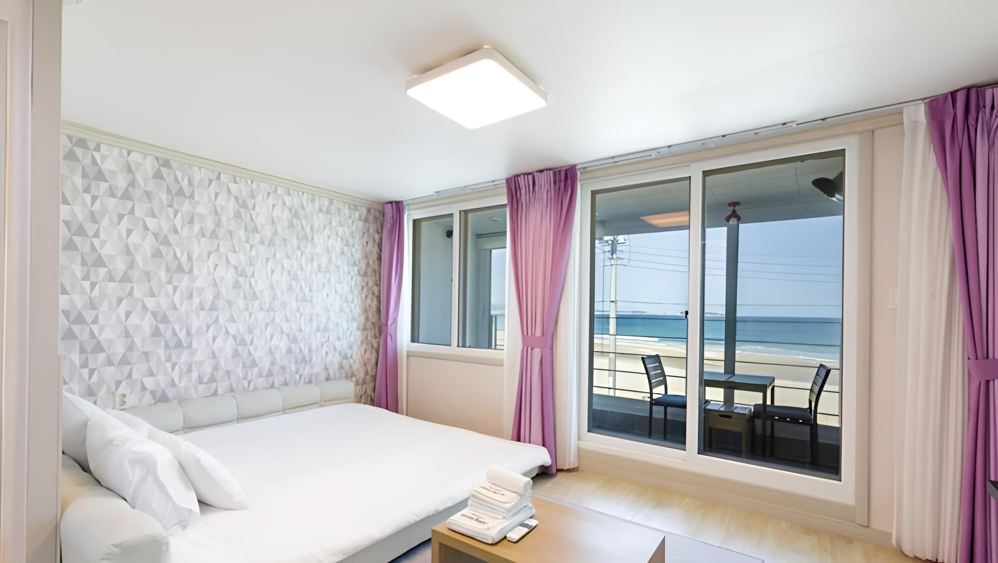 Room (Room 202 (Whirlpool Spa)) - Photo 2