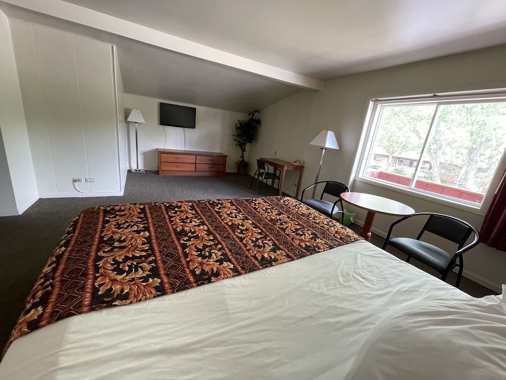 1 Queen Bed, Non Smoking - Photo 6