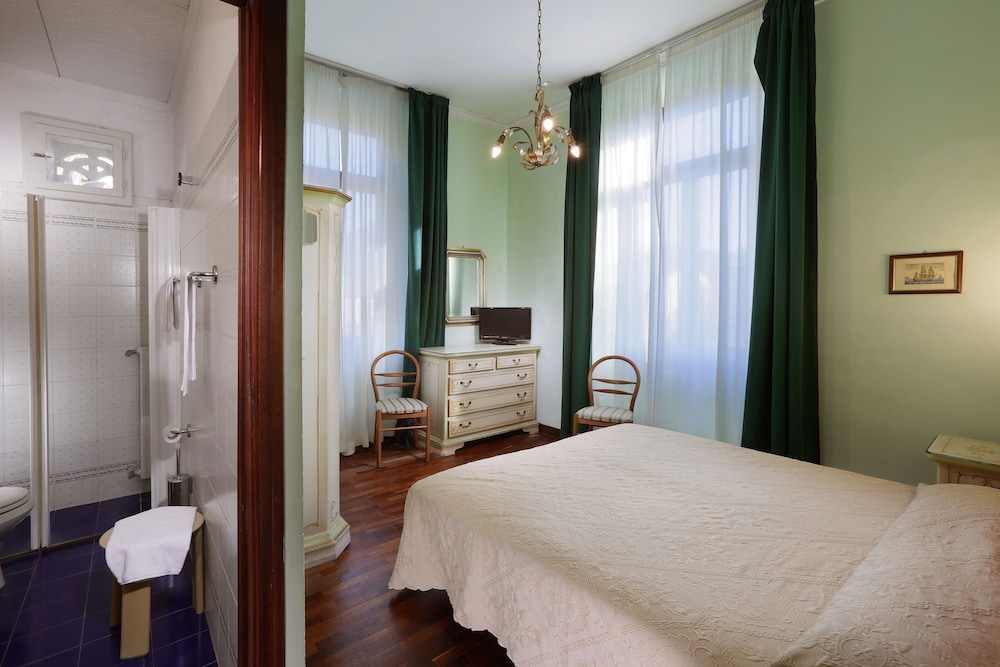 Family Quadruple Room photo 1
