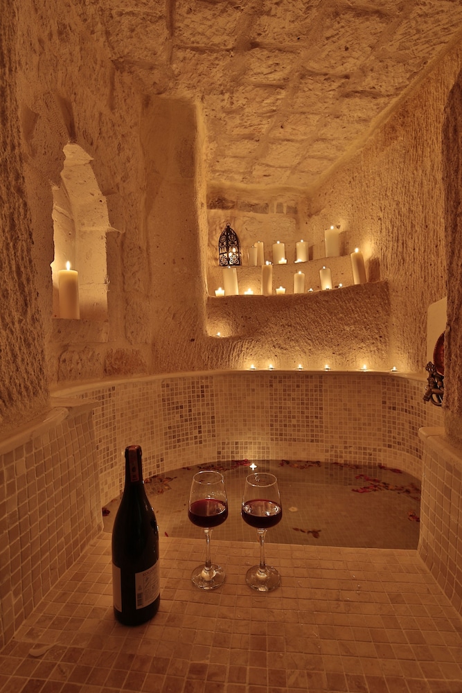 Honeymoon Suite (Romance Cave) photo 2