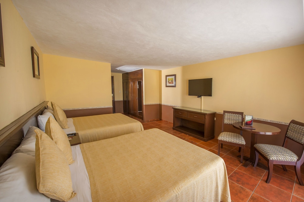 Executive Room, 2 Queen Beds - Photo 1