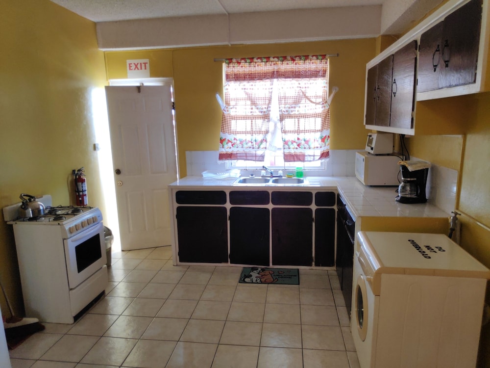 Comfort Apartment, 2 Bedrooms, Non Smoking, Ocean View photo 3