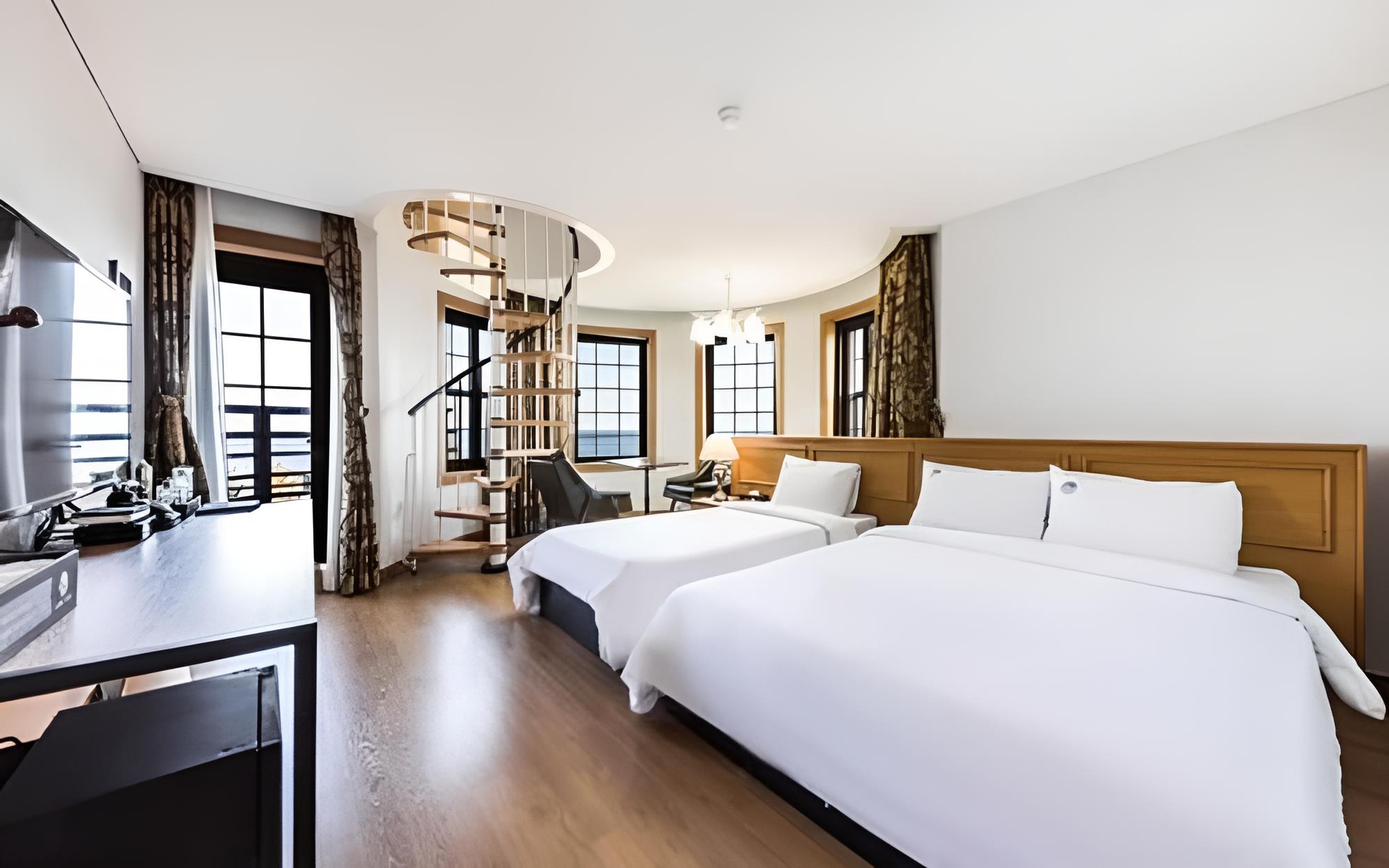 Room (Suite) - Photo 1