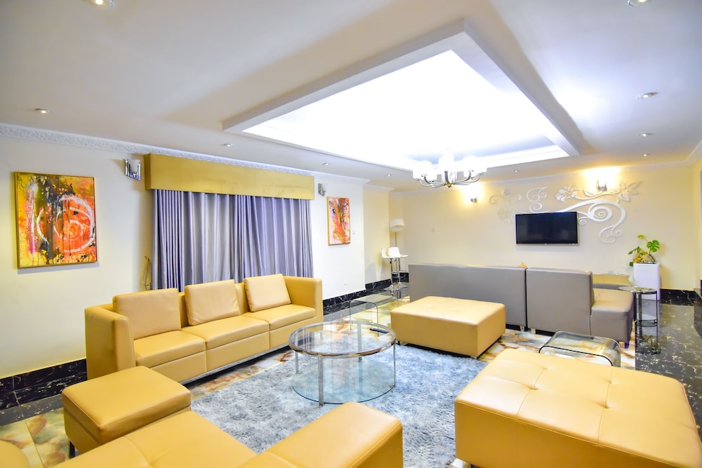 Luxury Apartment, Multiple Beds, Pool View