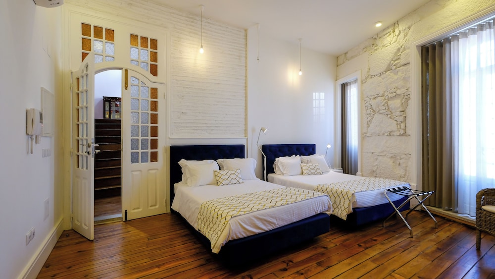 Deluxe Quadruple Room, Balcony photo 2