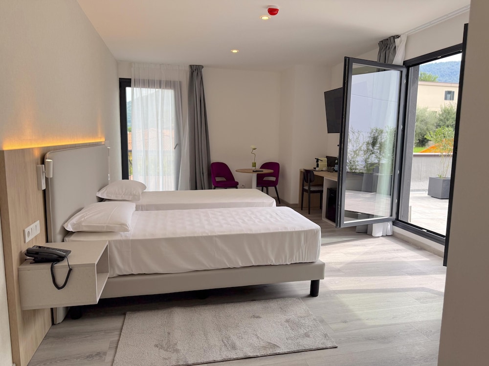 Superior Double Room, Lake View