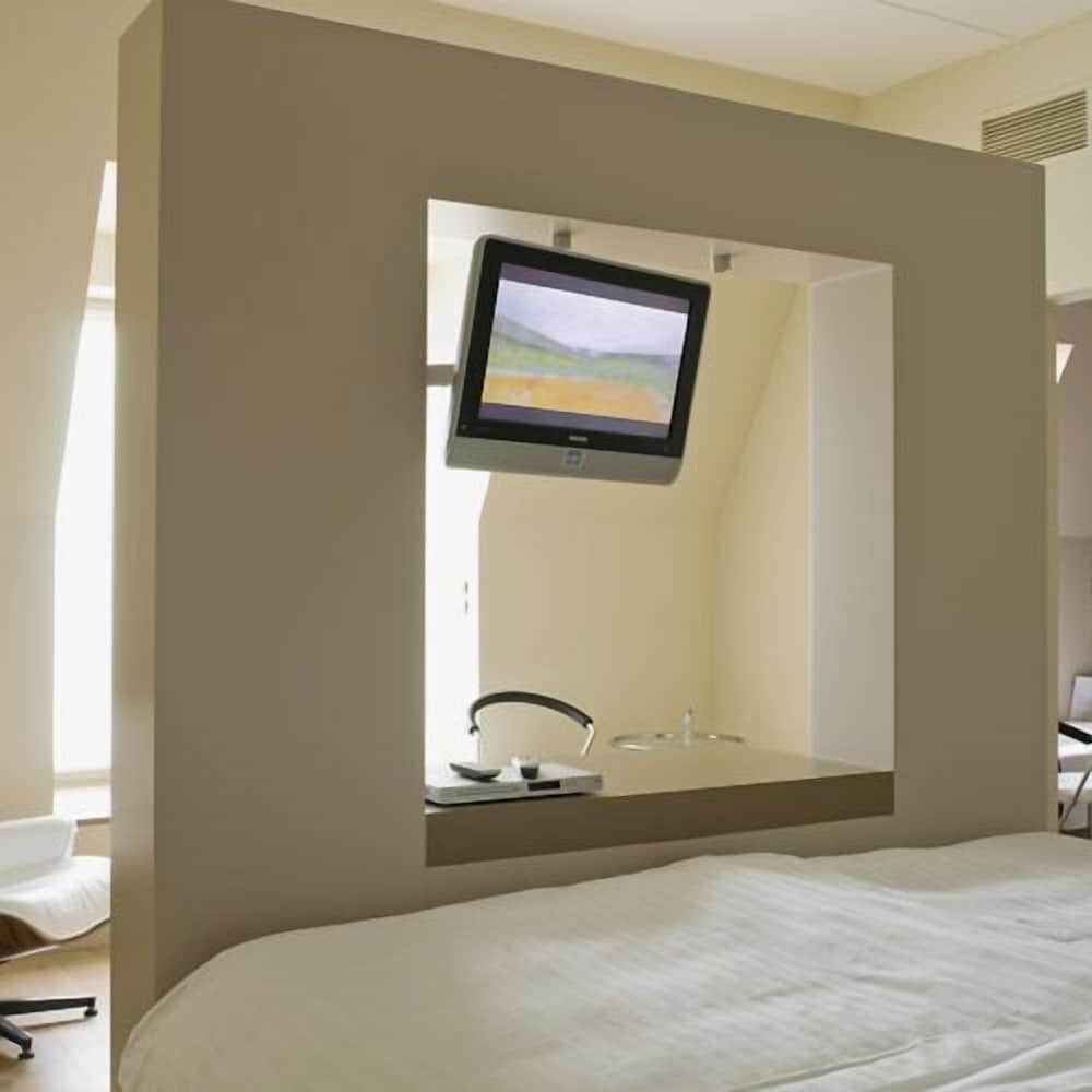 Superior Double Room (Design - Annex Building)