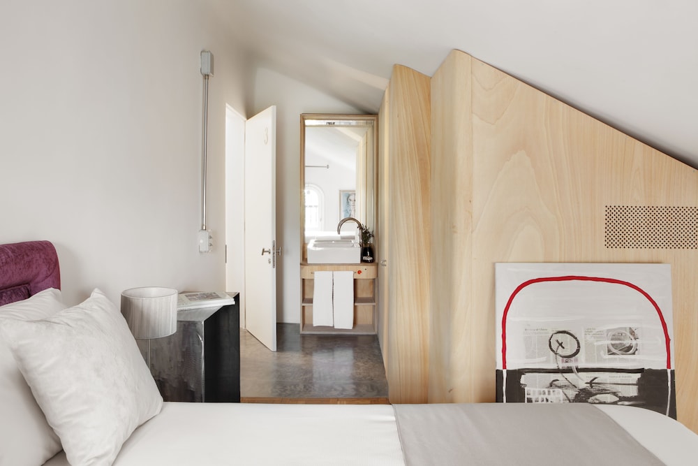 Basic Double Room, 1 Double Bed photo 3