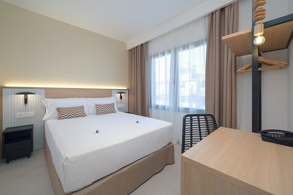 Standard Apartment, Air conditioning, Pool View (2 adults + 1 child)