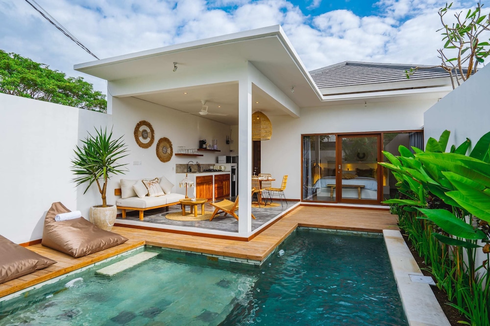 Basic Villa, 1 King Bed photo 1