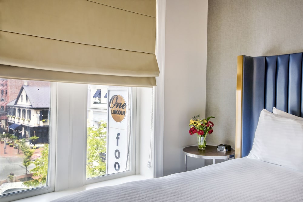 Standard Room, 2 Queen Beds - Photo 1