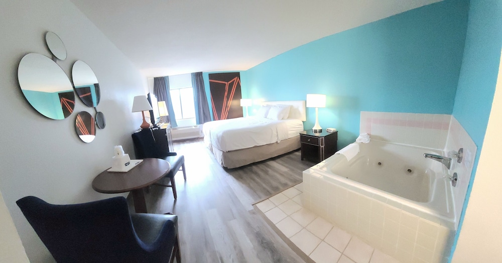 Studio Suite, 1 King Bed, Non Smoking - Photo 2