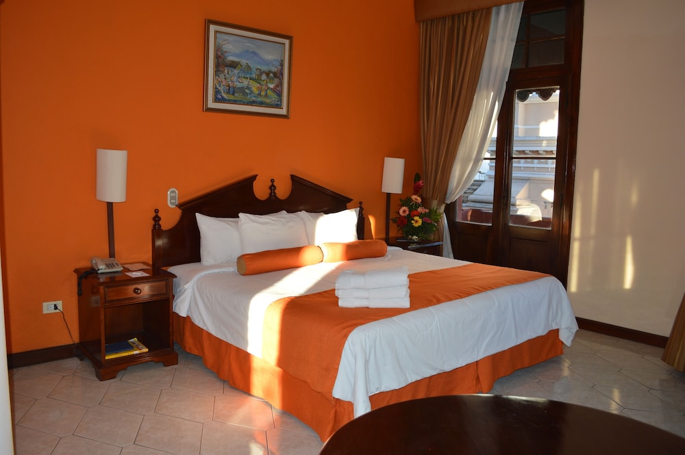 Suite, 1 King Bed photo 1