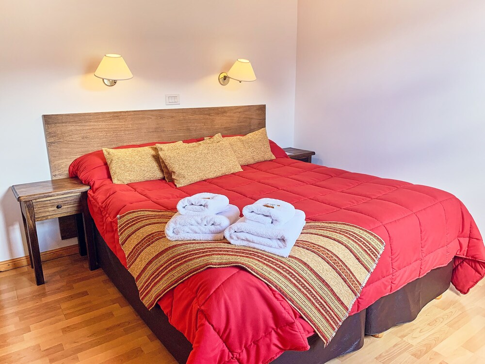 Family Room, 2 Bedrooms, Hill View photo 1