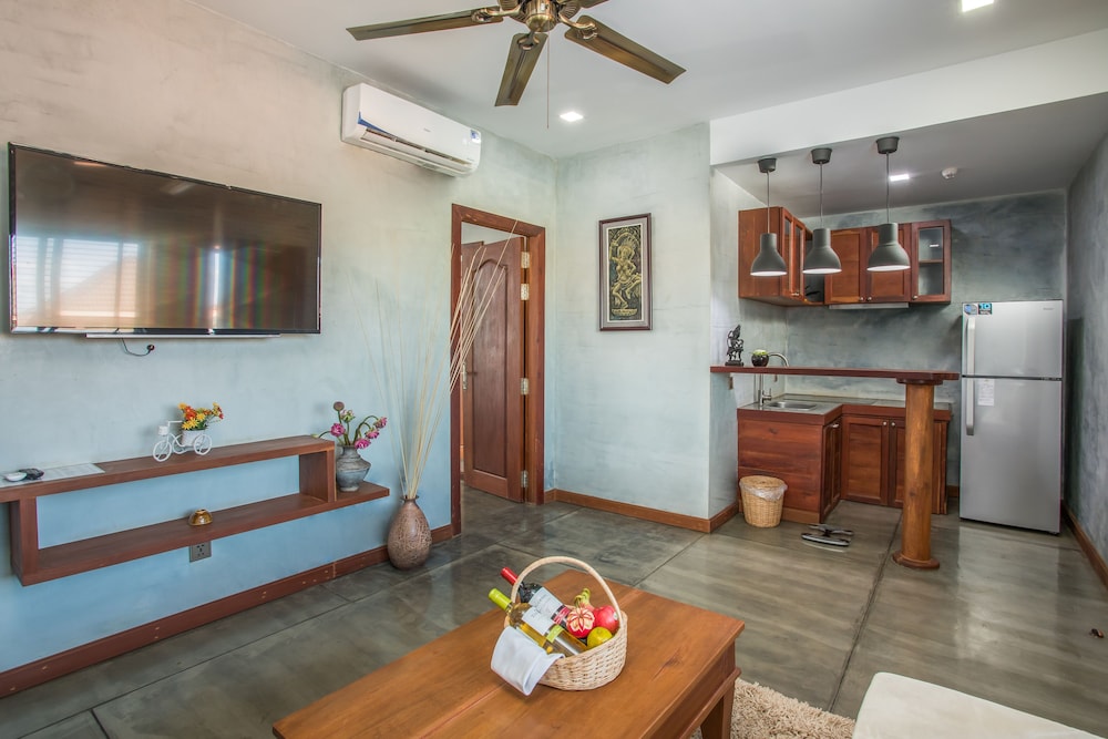 Deluxe Double or Twin Room with Balcony - Free Pick up photo 2