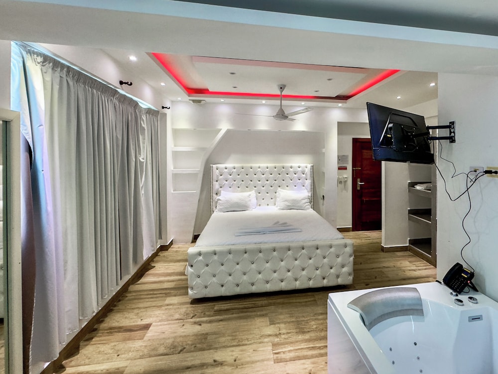 Junior Studio Suite