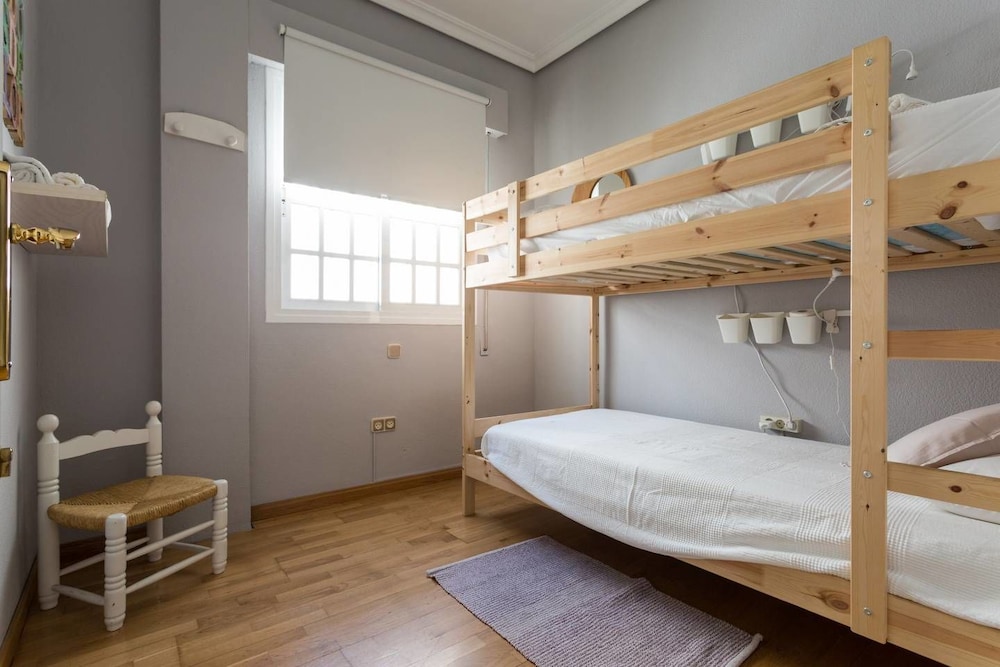 Dormitorio compartido, Dormitorio mixto, Baño compartido (1 cama en dormitorio de 2 camas)