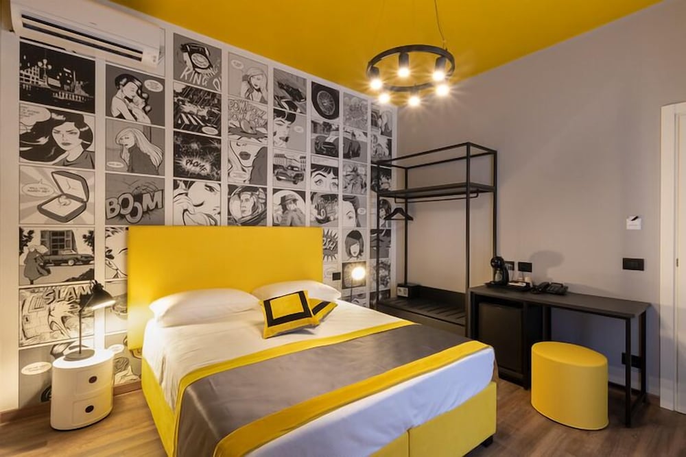 Classic Double or Twin Room, Non Smoking, Courtyard View photo 3