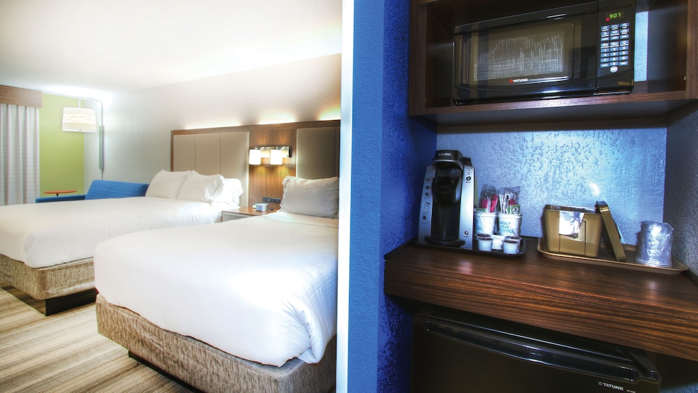 Standard Room, 2 Queen Beds (Extra Floor Space) - Photo 1
