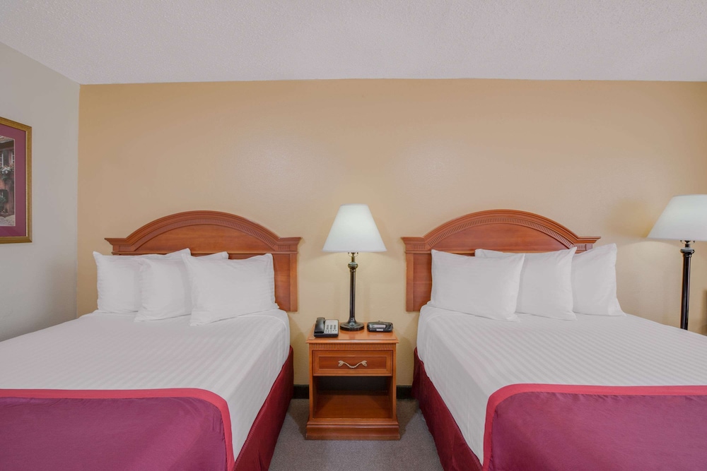 Double Room, 2 Double Beds - Photo 7