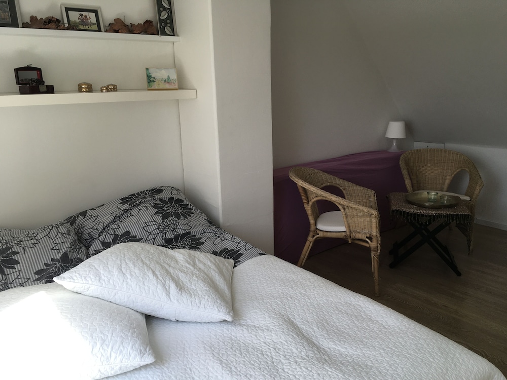 Basic Apartment photo 2