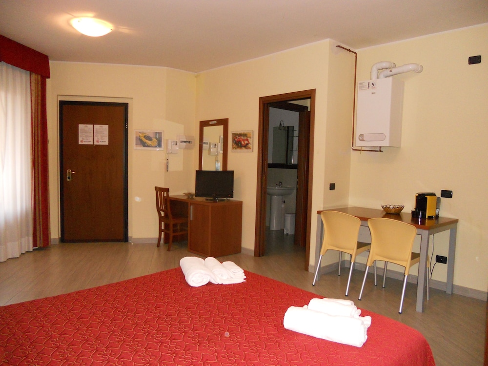 Double or Twin Room photo 3