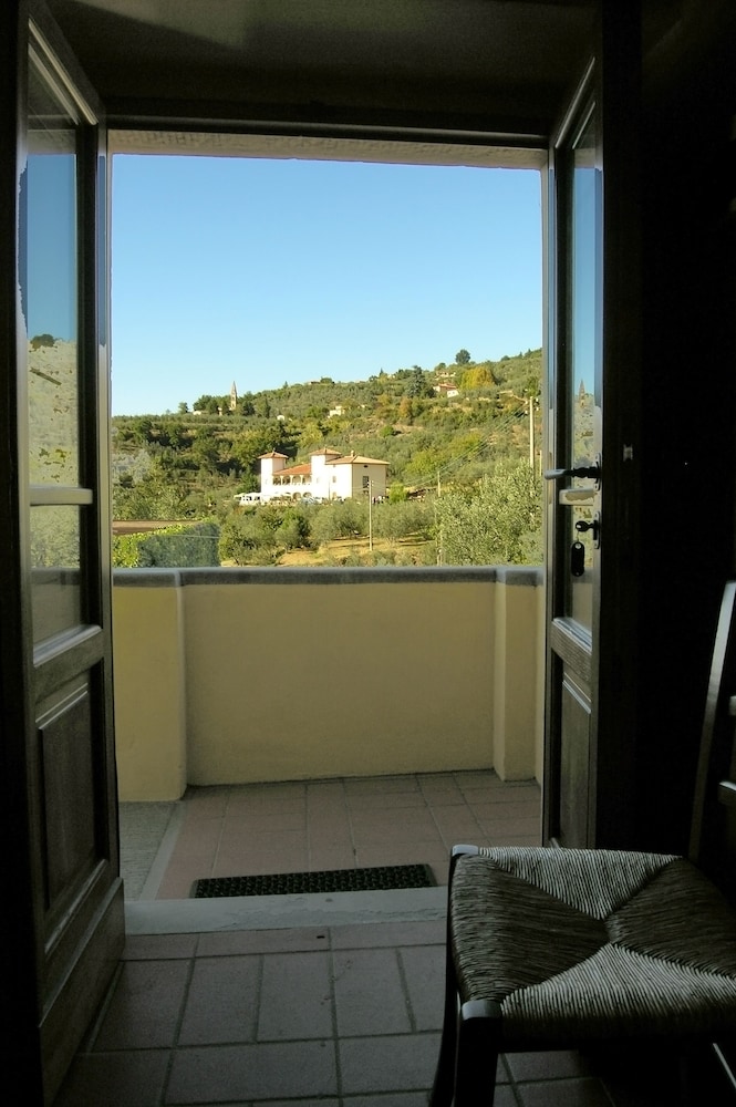 Classic Apartment, 1 Bedroom, Garden View photo 2