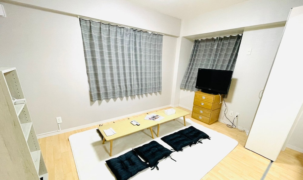 Apartment (302) - Photo 2