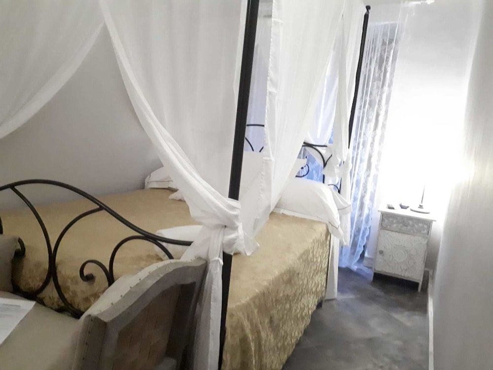 Double Room, 1 Queen Bed