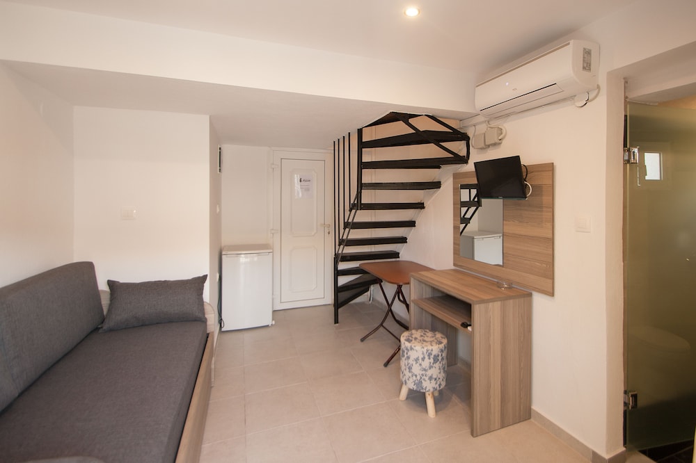 Quadruple Room (Split Level)