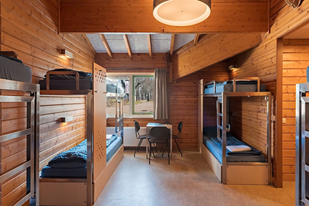 Standard Room, Private Bathroom (Bunk beds, 6 persons) photo 2