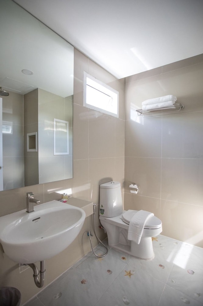 Standard Double Room - Photo 10