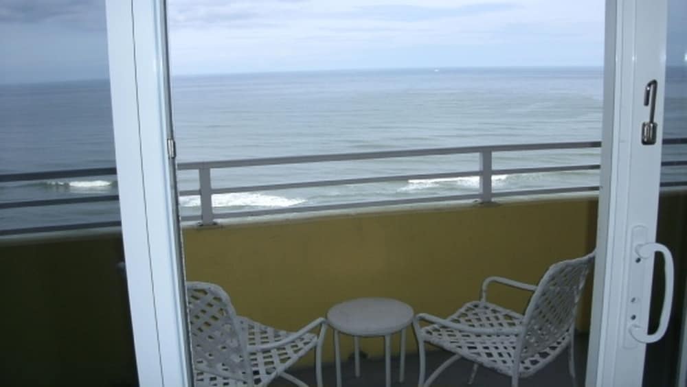 Condo, 1 Bedroom, Balcony, Oceanfront (1709)