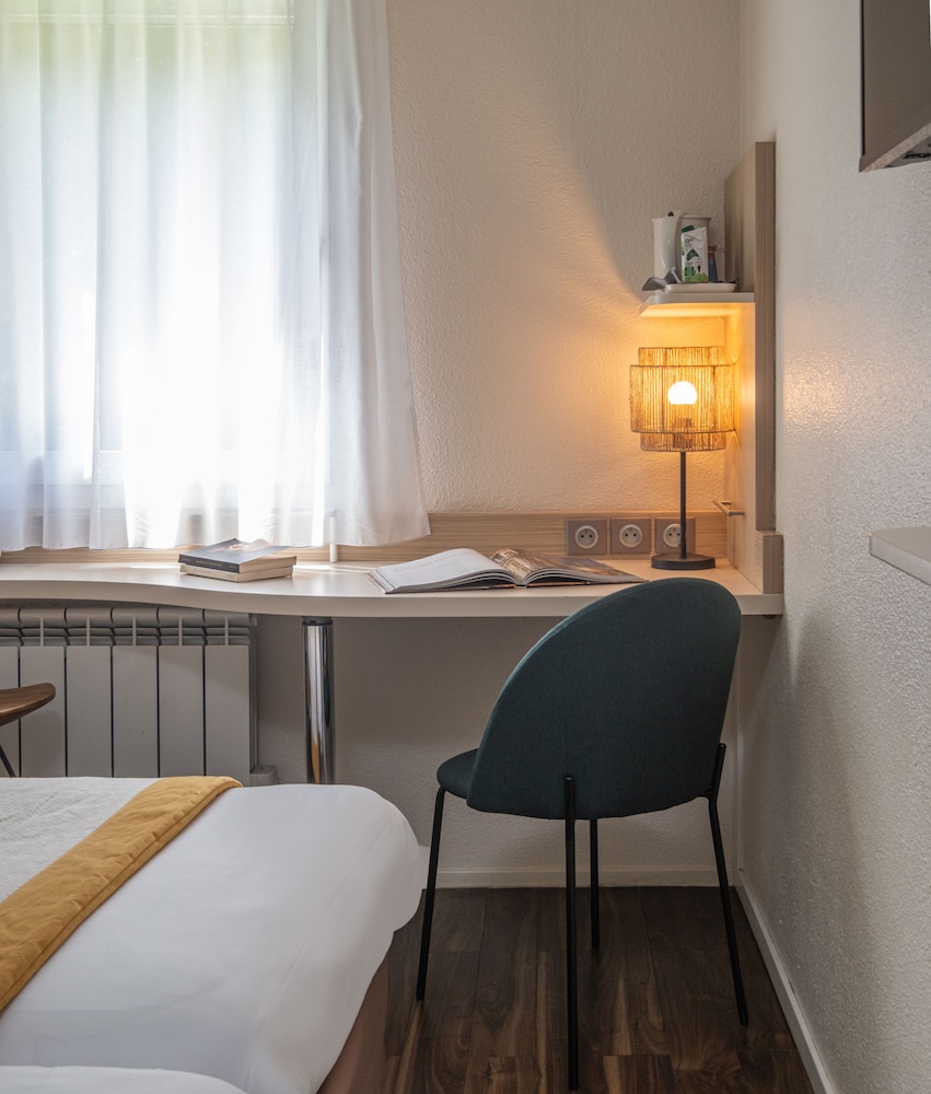 Standard Room, 2 Twin Beds - Photo 3