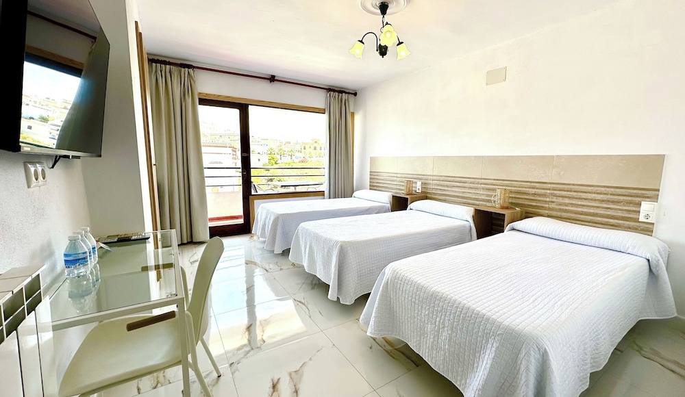 Economy Triple Room, 1 Bedroom, Terrace