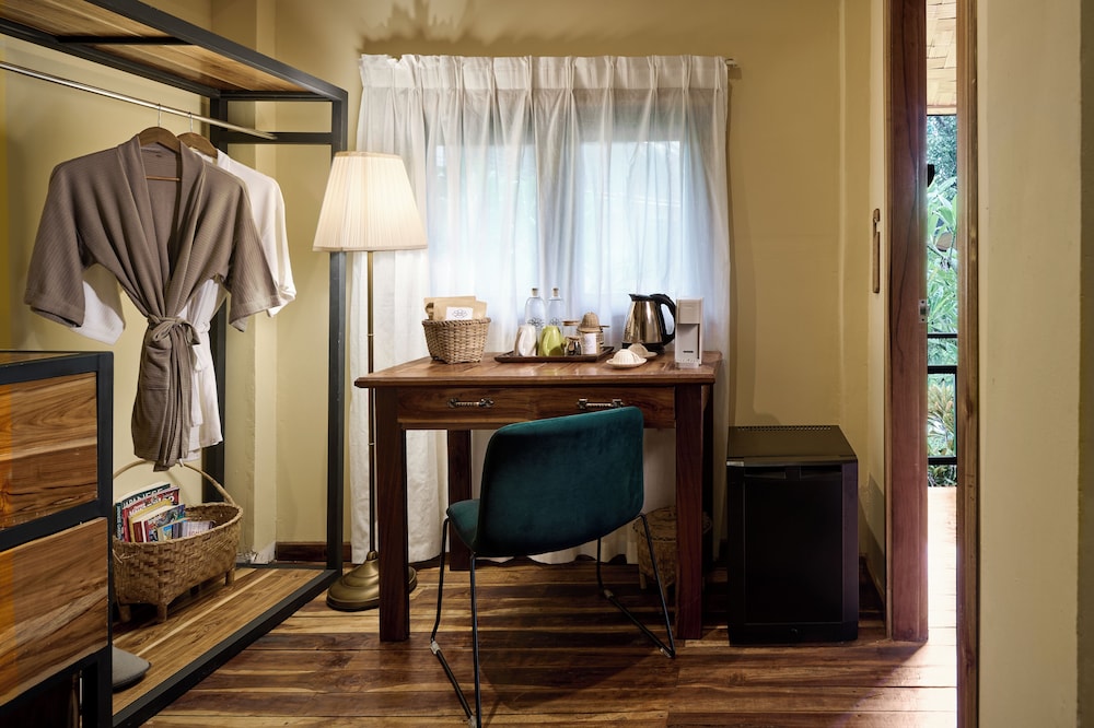 Deluxe Double or Twin Room, Garden View photo 3