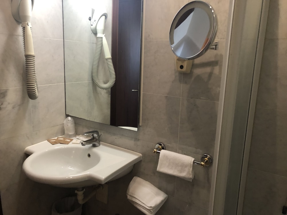 Classic Triple Room - Photo 8