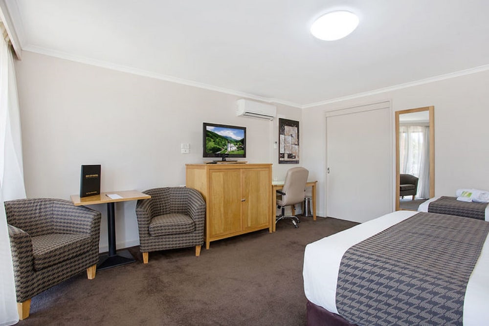 Premium Queen Accessible Room photo 3