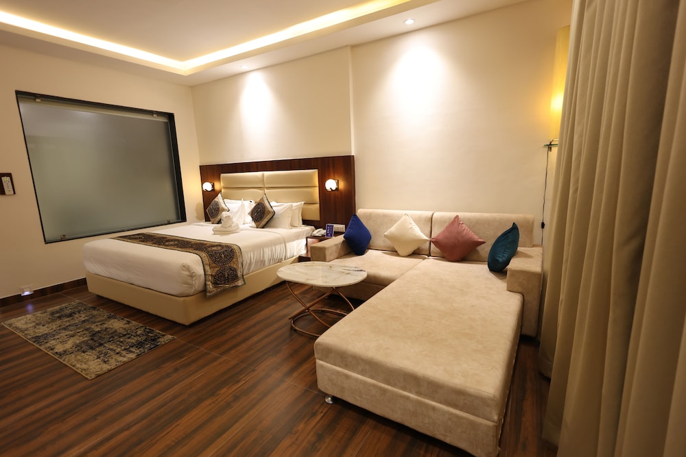 Deluxe Double Room photo 2