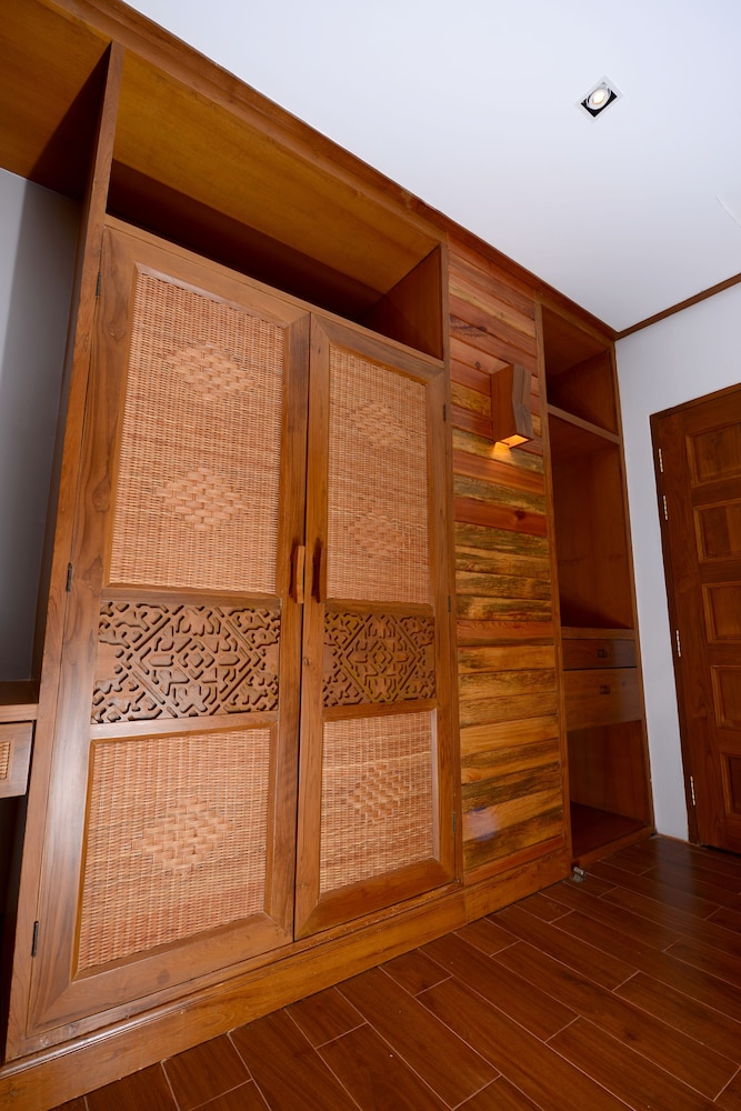 Deluxe Room, Non Smoking, City View photo 3