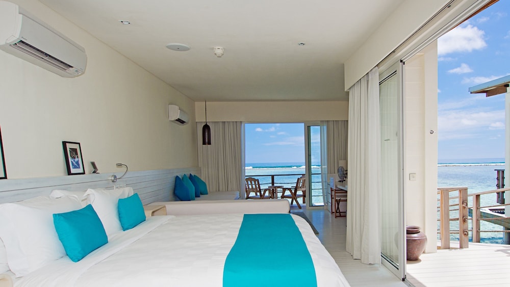 Villa, 1 King Bed, Sea View, Overwater - Photo 1