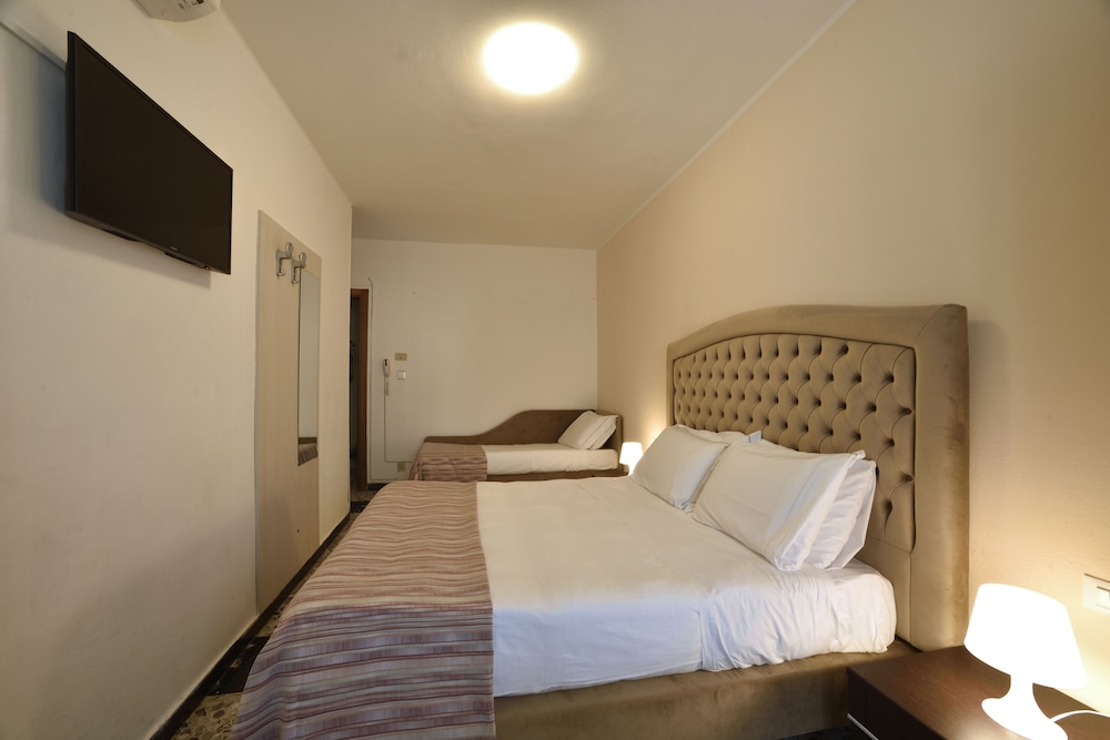Comfort Triple Room photo 3