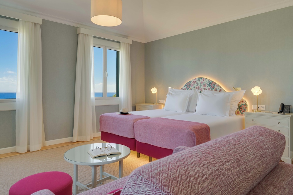 Junior Suite (Partial Sea View)