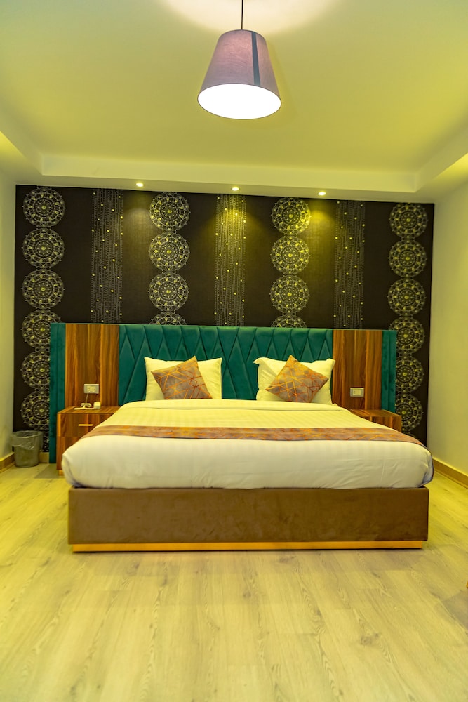 Luxury Quadruple Room - Photo 2