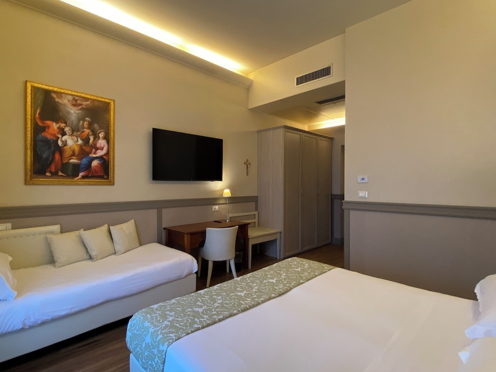 Deluxe Double or Twin Room, Garden View photo 3