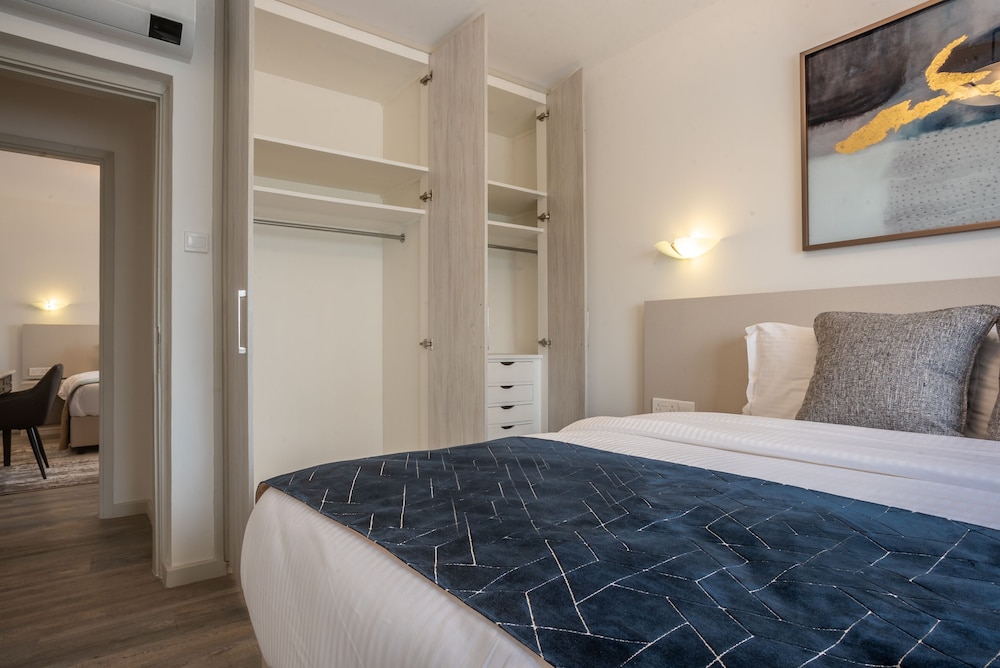 Luxury Apartment, 3 Bedrooms photo 3