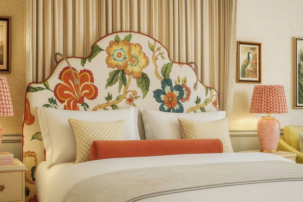 Suite, 1 King Bed photo 3