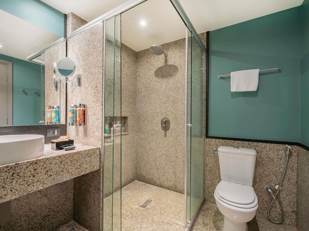 Executive Room, 2 Twin Beds, Bathtub thumbnail 5